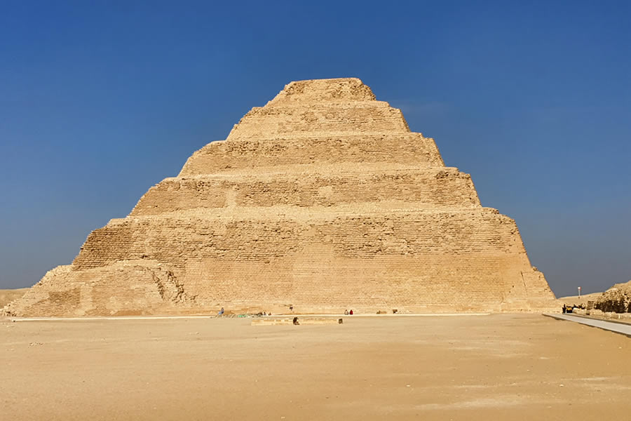 サッカラのジェセル王の階段ピラミッド